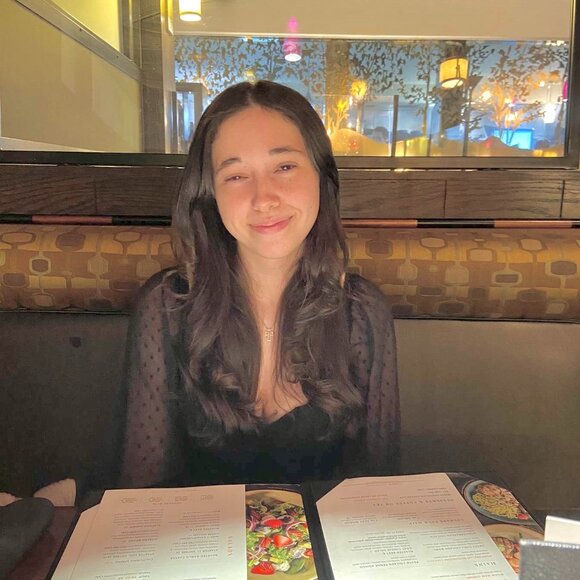 Meet your Posher, Carmyn - Picture 1 of 1